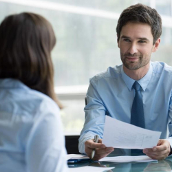 Tem uma entrevista de emprego marcada?
